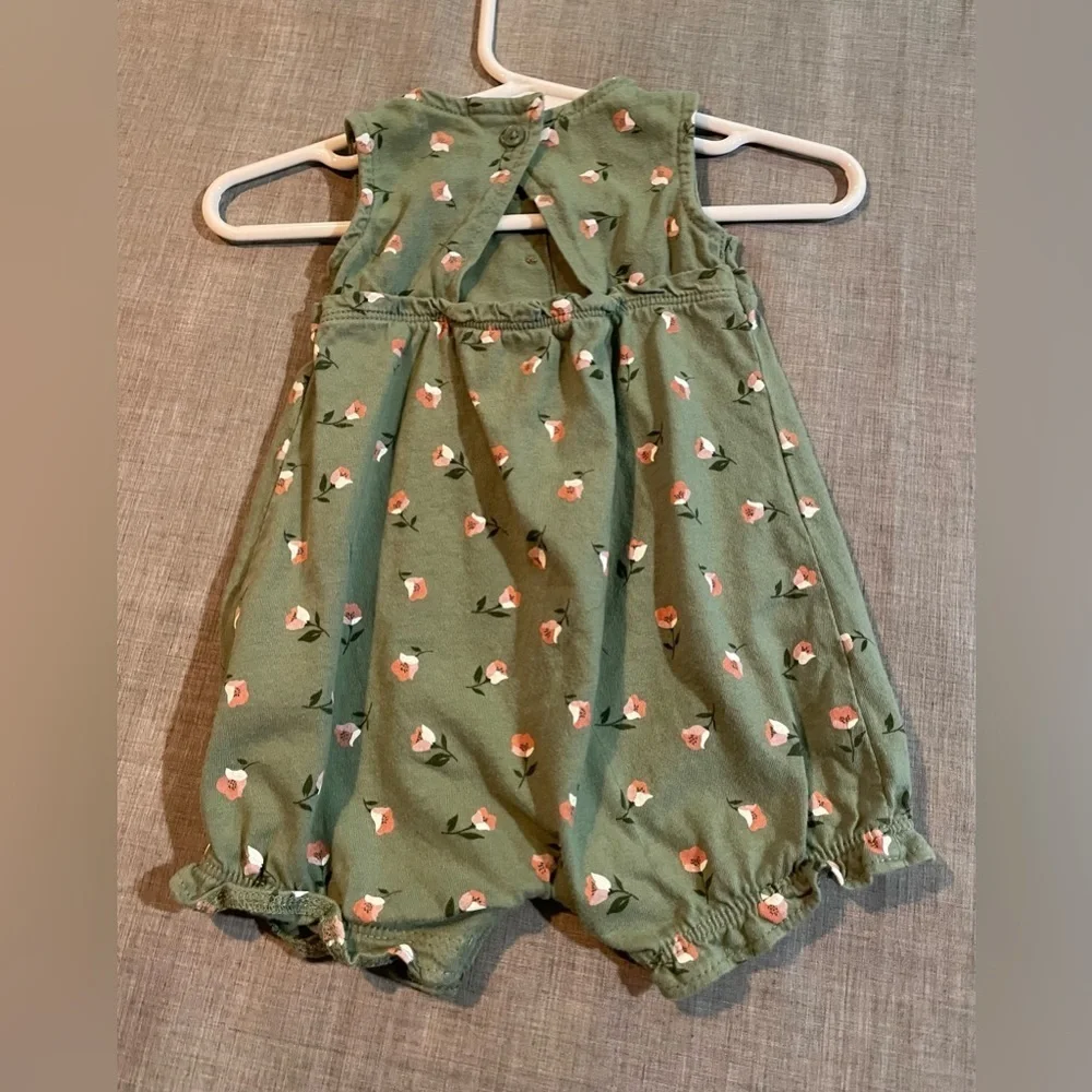 Carter’s Size 3 months Sleeveless Green Floral Romper